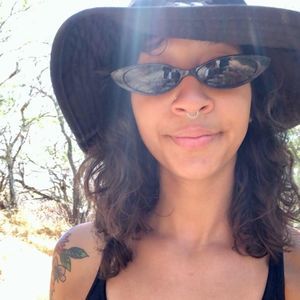 Meet your Posher, Bruna alice